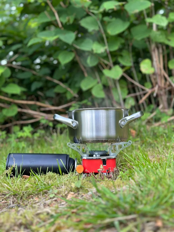 Hopfällbart kompakt gasolkök i metall