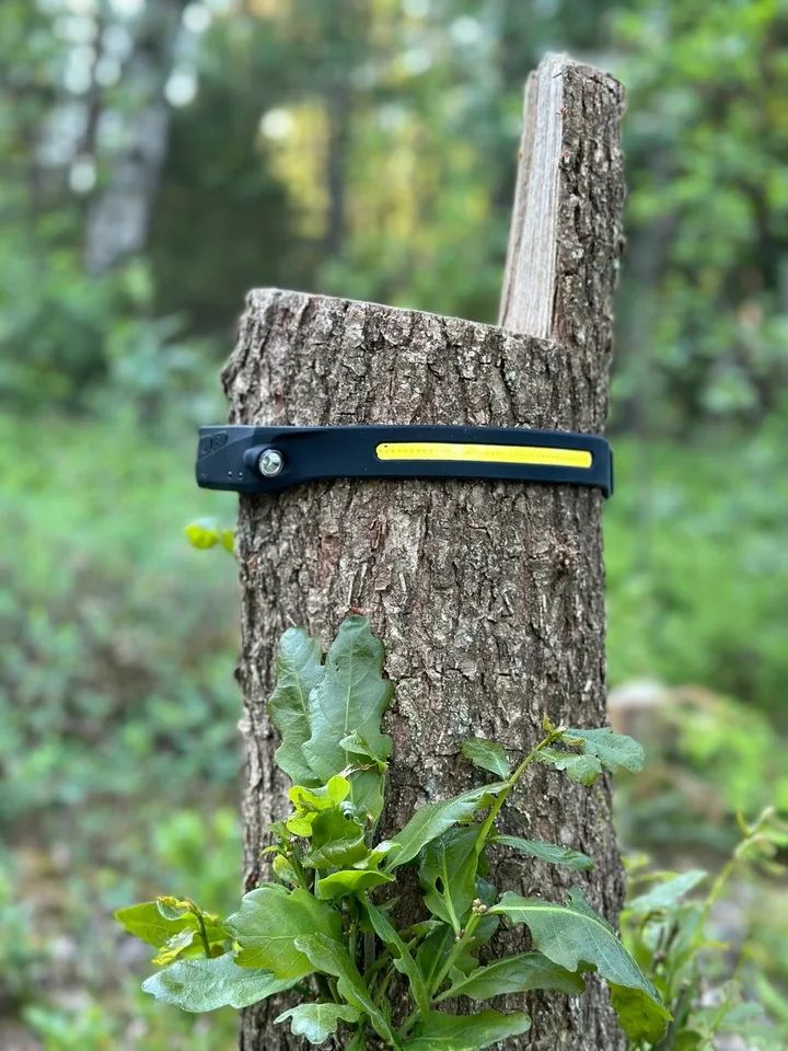 Pannlampa med rörelsesensor på framsidan